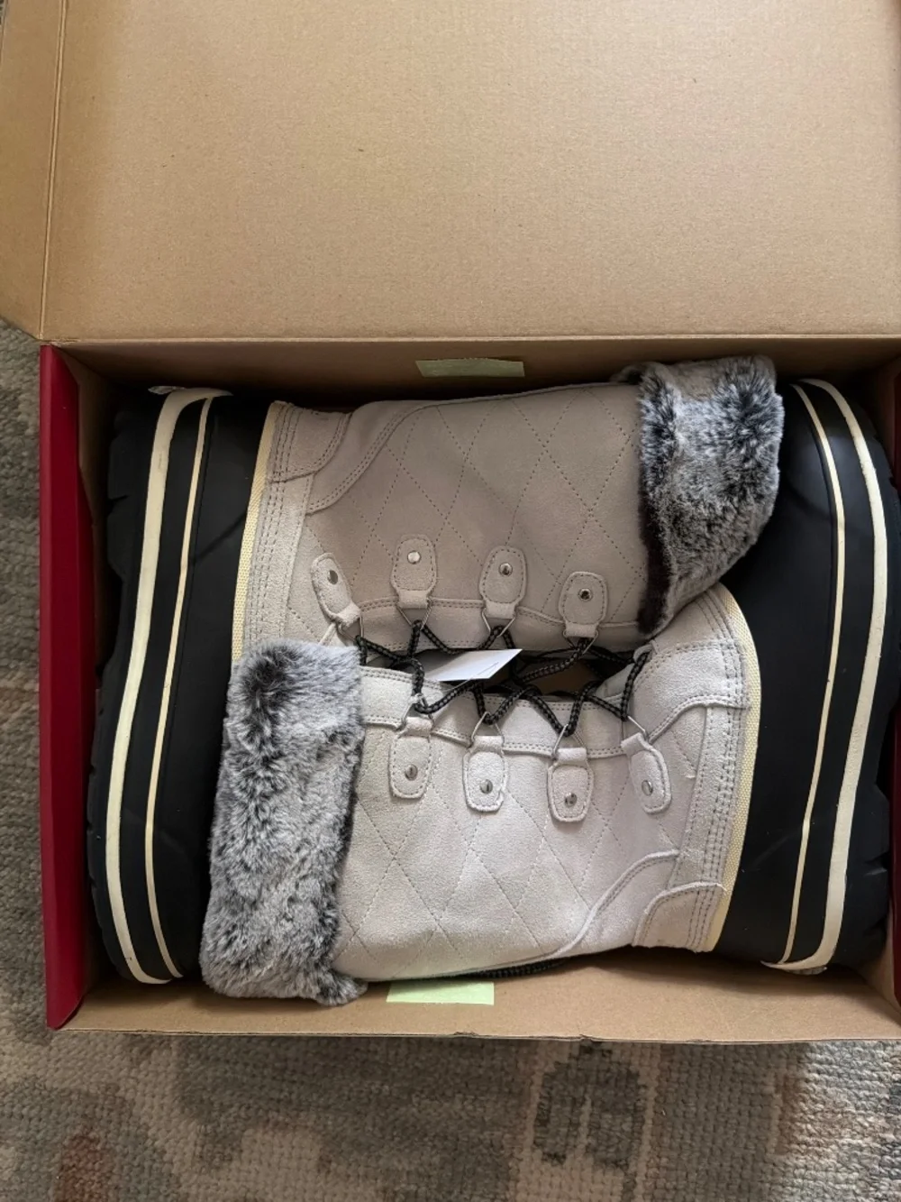 NWT Khombu Women’s Emily Boots Size 10